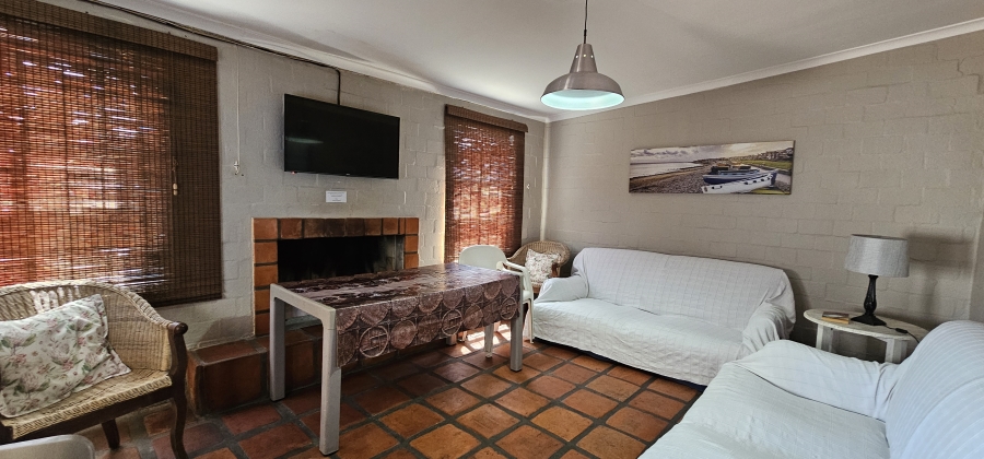 7 Bedroom Property for Sale in Middedorp Western Cape